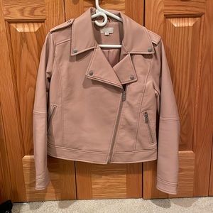 LOFT pink faux leather Moto jacket. Worn once.
Size 8. Excellent condition